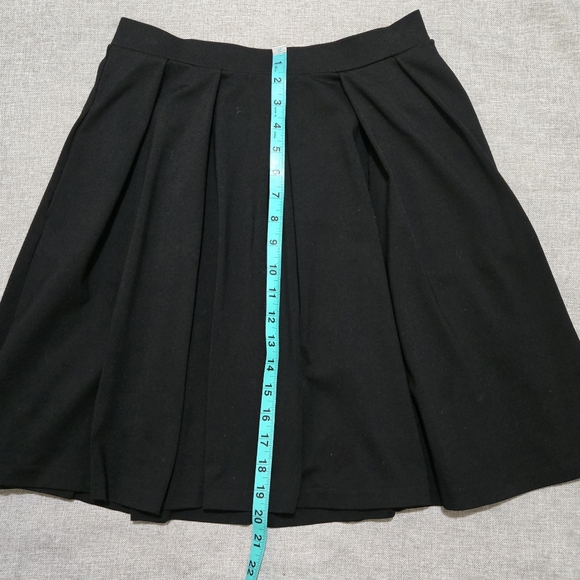 ADRIENNE VITTADINI Black Pleated Skater Style Flared A-line Skirt Size Small - Picture 5 of 7